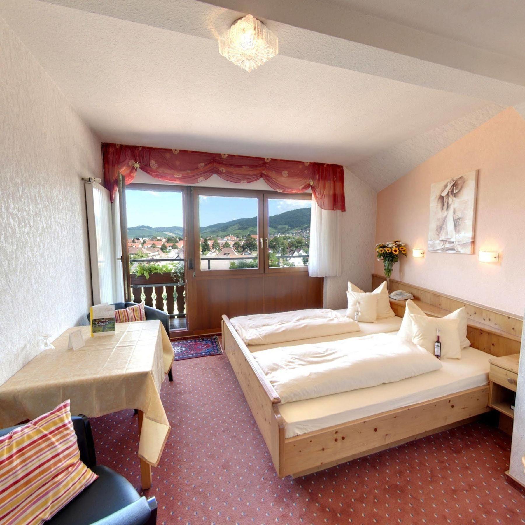 Deva Hotel Renchtalblick オーバーキルヒ エクステリア 写真